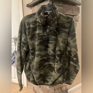 Alpine Sherpa pullover small